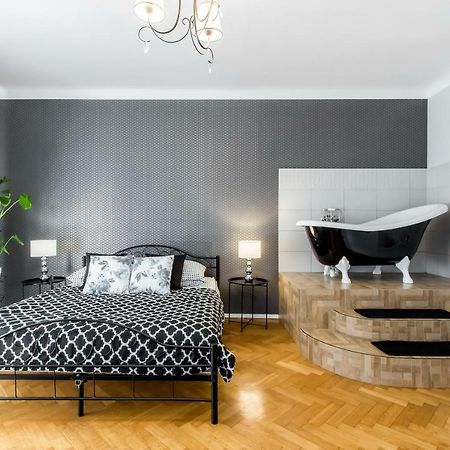 Clicktheflat Apartment Chmielna 7 Varşova Dış mekan fotoğraf