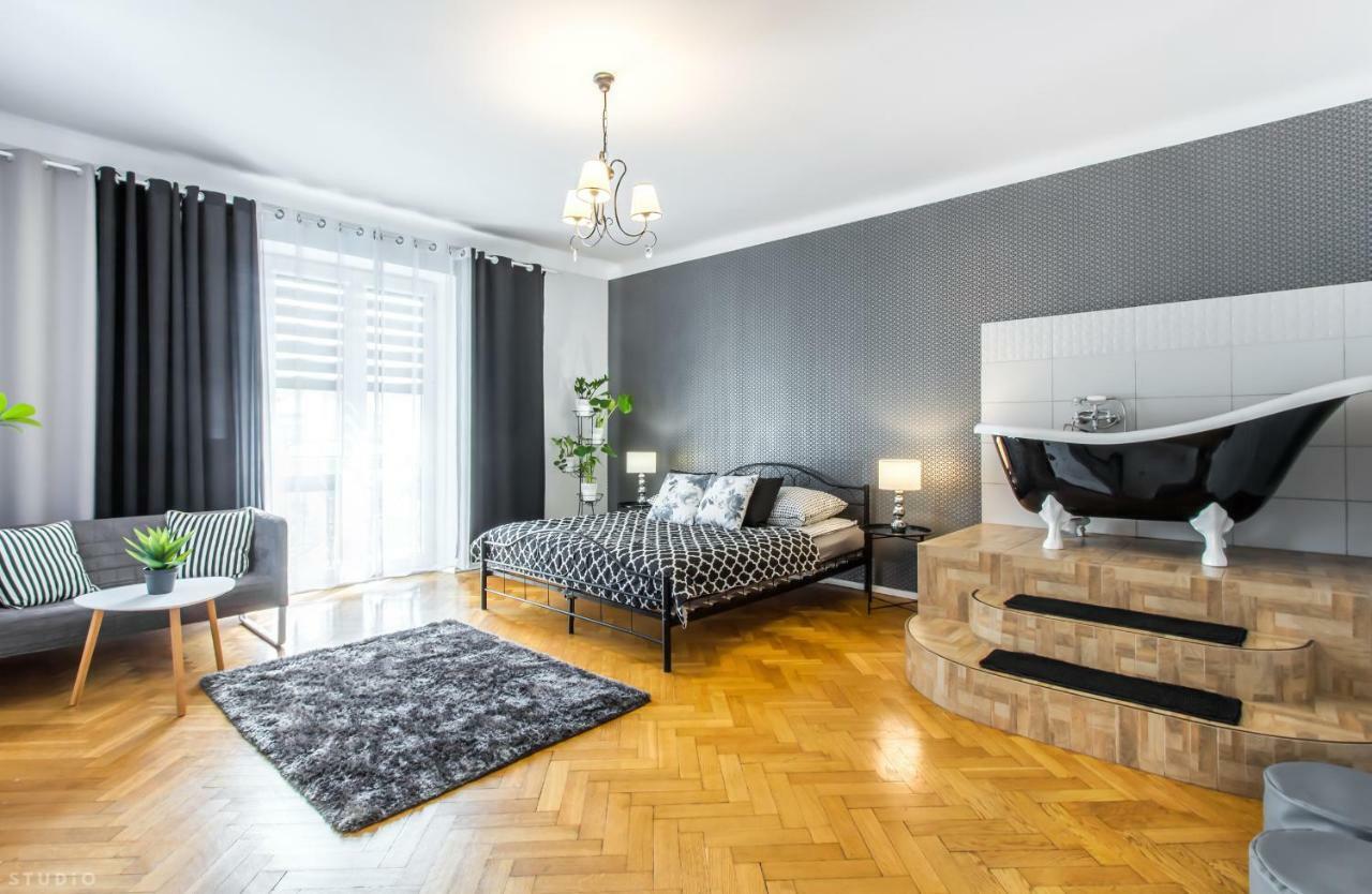 Clicktheflat Apartment Chmielna 7 Varşova Dış mekan fotoğraf