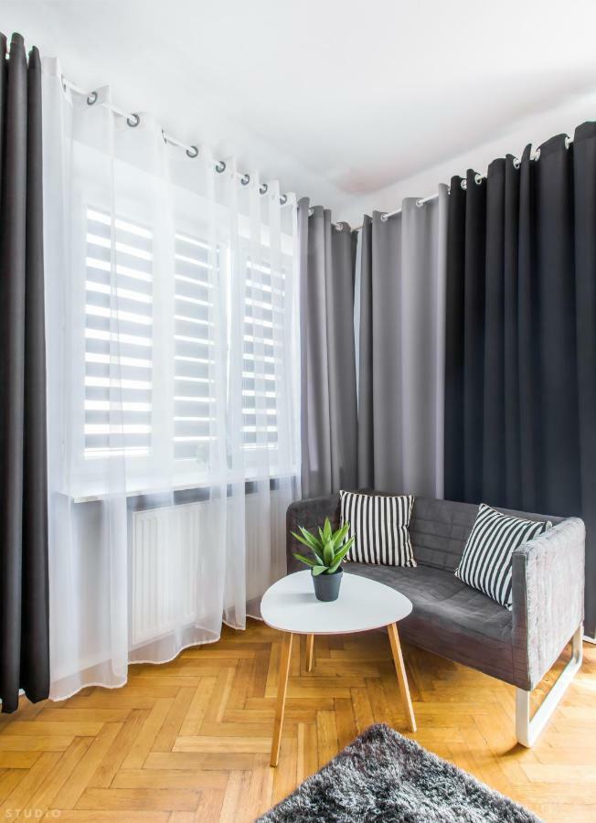 Clicktheflat Apartment Chmielna 7 Varşova Dış mekan fotoğraf